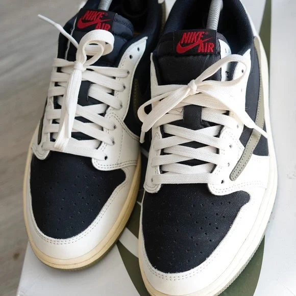 Jordan 1 Retro Low OG Travis Scott Olive - Picture 3 of 7